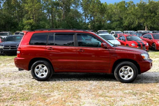 used 2006 Toyota Highlander car, priced at $4,900
