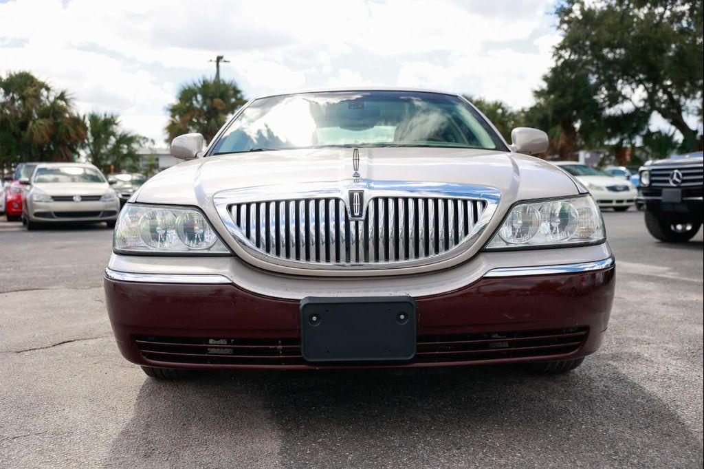 used 2003 Lincoln Town Car car, priced at $2,900