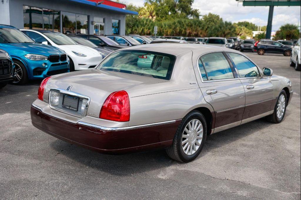 used 2003 Lincoln Town Car car, priced at $2,900