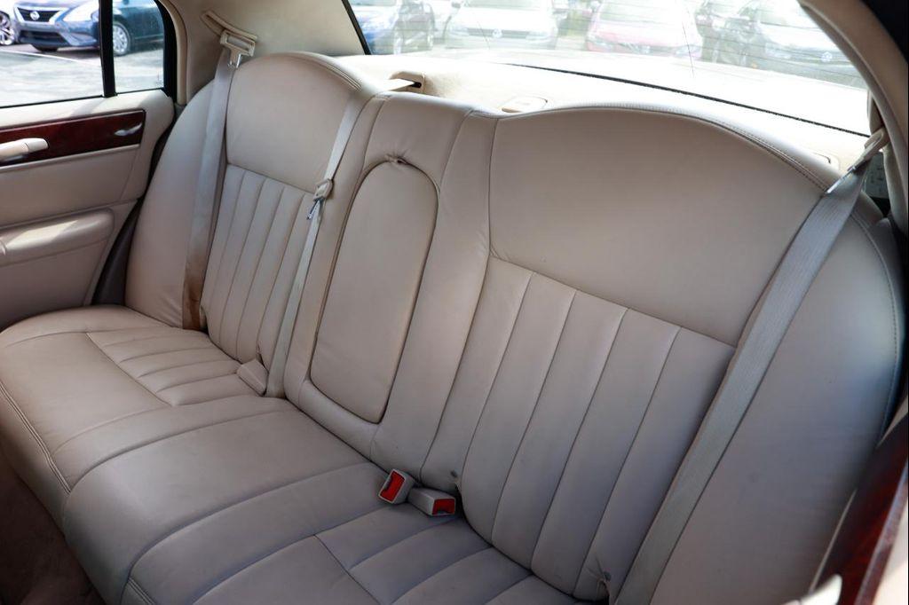 used 2003 Lincoln Town Car car, priced at $2,900