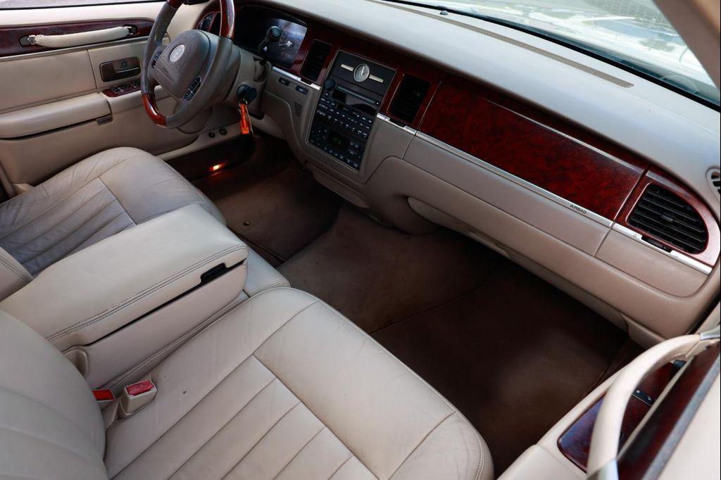 used 2003 Lincoln Town Car car, priced at $2,900