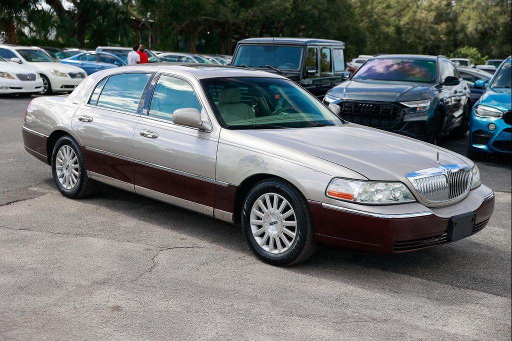 used 2003 Lincoln Town Car car, priced at $2,900