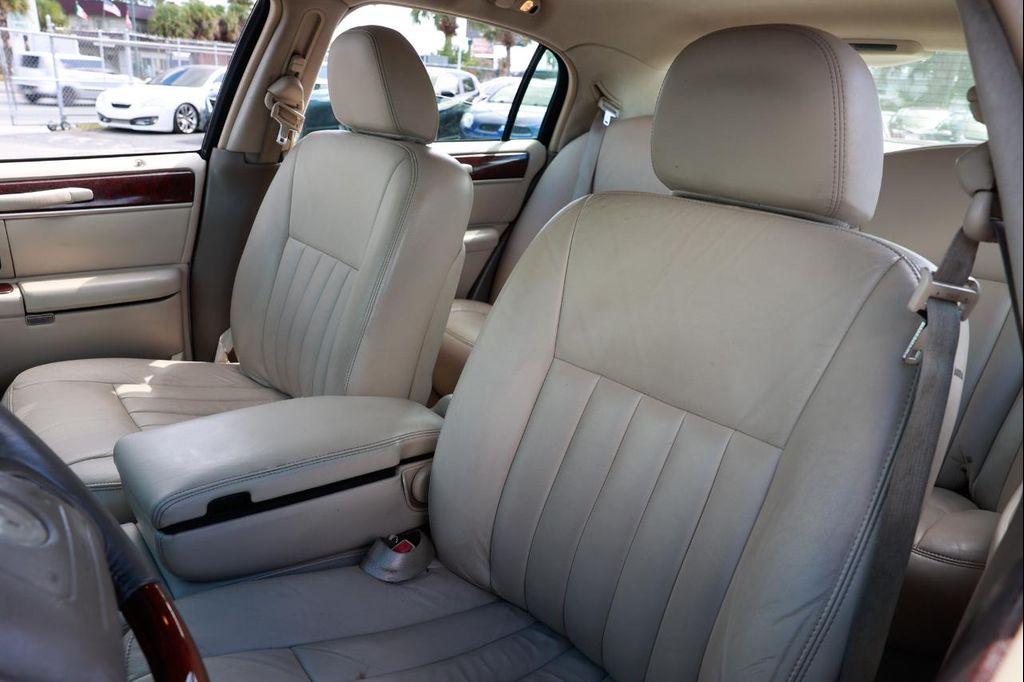 used 2003 Lincoln Town Car car, priced at $2,900