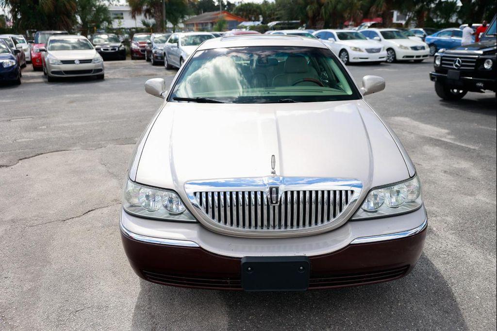 used 2003 Lincoln Town Car car, priced at $2,900
