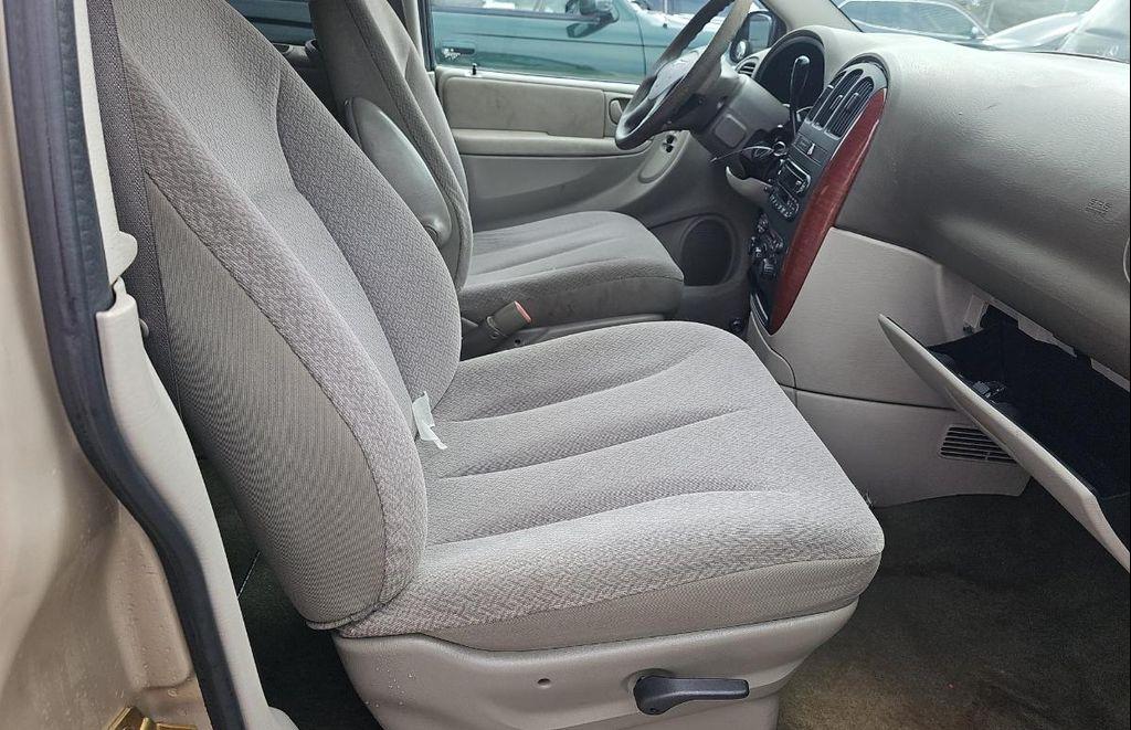 used 2006 Chrysler Town & Country car, priced at $1,900