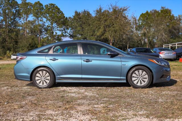 used 2016 Hyundai Sonata Hybrid car, priced at $5,900