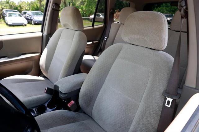 used 2005 Hyundai Santa Fe car, priced at $3,900