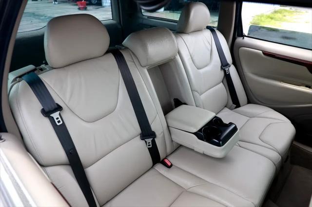 used 2007 Volvo V70 car, priced at $4,900