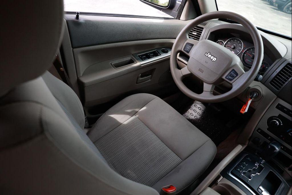 used 2007 Jeep Grand Cherokee car, priced at $4,500