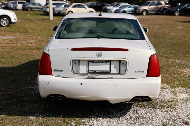 used 2005 Cadillac DeVille car, priced at $1,900