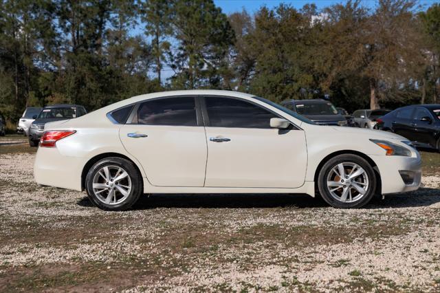 used 2014 Nissan Altima car, priced at $5,500