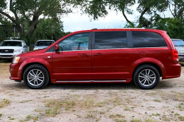 used 2014 Dodge Grand Caravan car, priced at $7,500