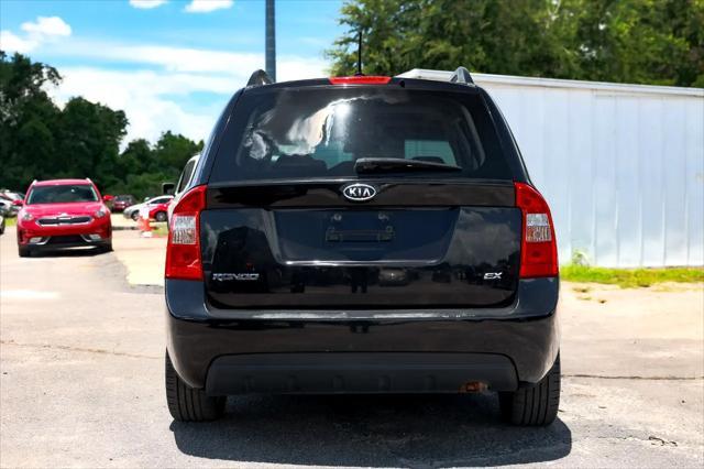 used 2009 Kia Rondo car, priced at $2,900