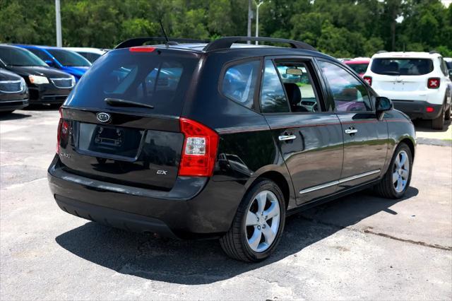 used 2009 Kia Rondo car, priced at $2,900