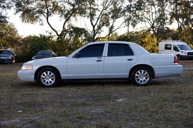 used 2006 Ford Crown Victoria car, priced at $3,900