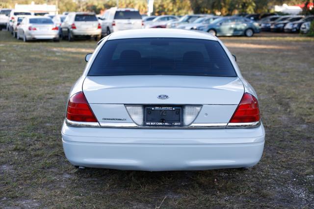 used 2006 Ford Crown Victoria car, priced at $3,900