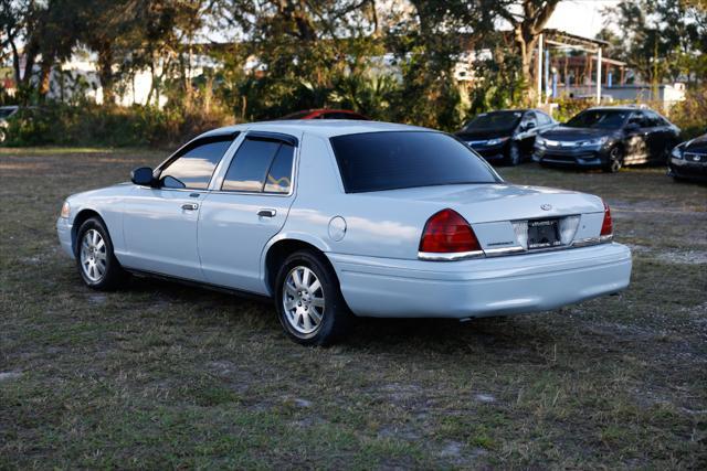 used 2006 Ford Crown Victoria car, priced at $3,900