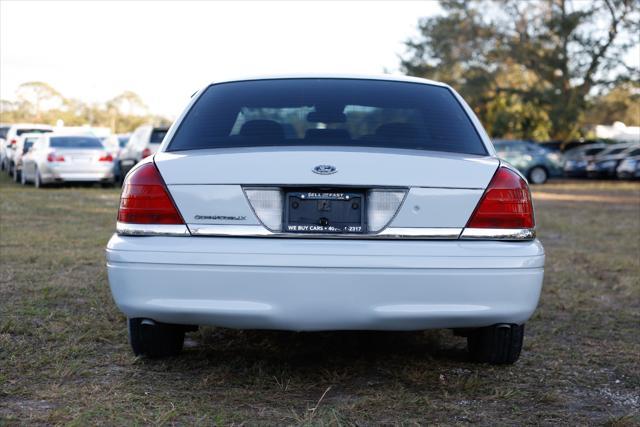 used 2006 Ford Crown Victoria car, priced at $3,900