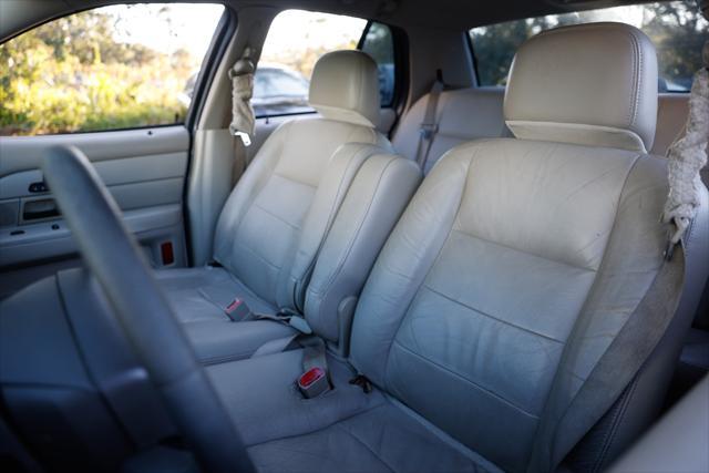 used 2006 Ford Crown Victoria car, priced at $3,900