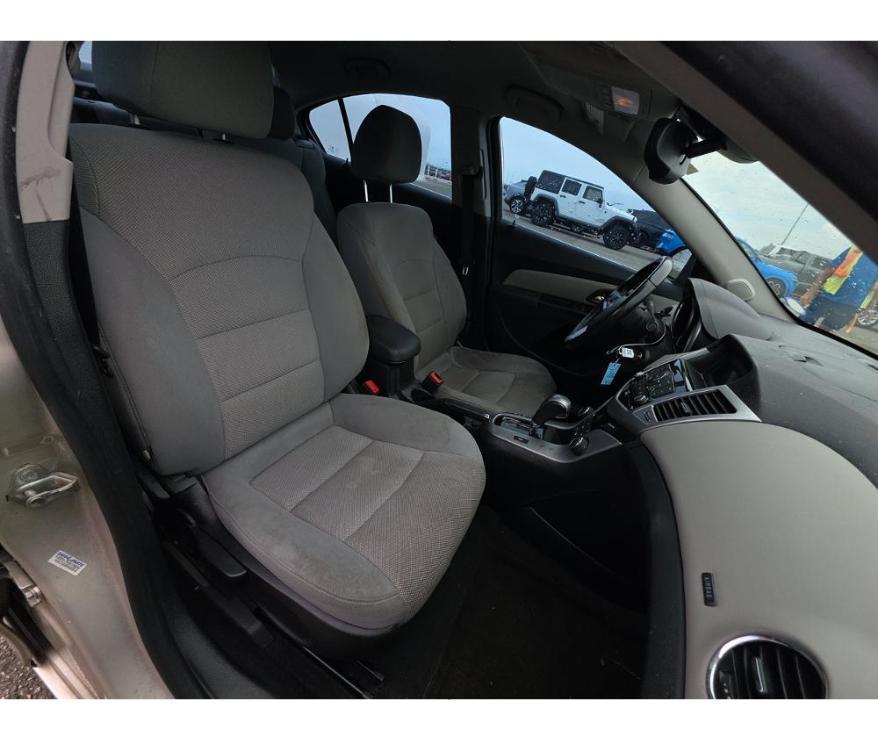 used 2014 Chevrolet Cruze car, priced at $3,900