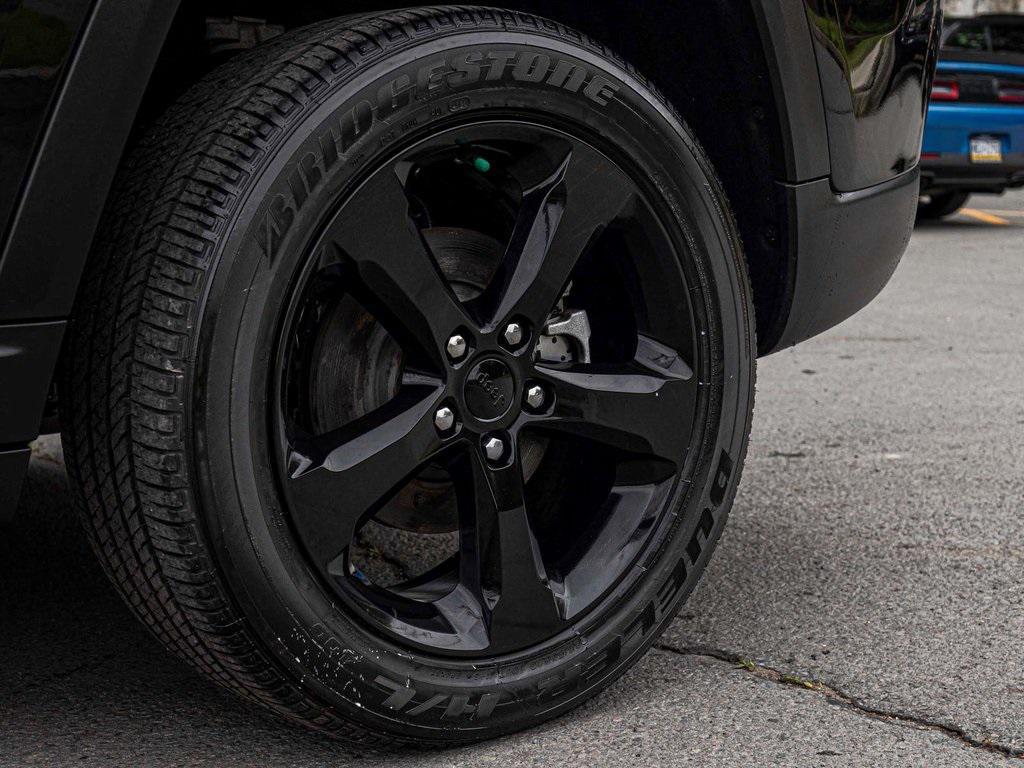 used 2022 Jeep Grand Cherokee car, priced at $31,890