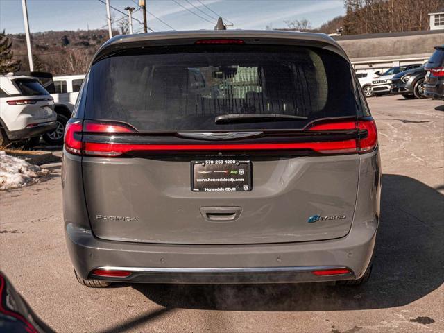 used 2022 Chrysler Pacifica Hybrid car, priced at $22,450