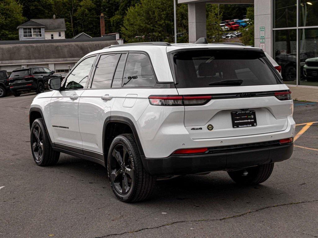 used 2024 Jeep Grand Cherokee car, priced at $35,990