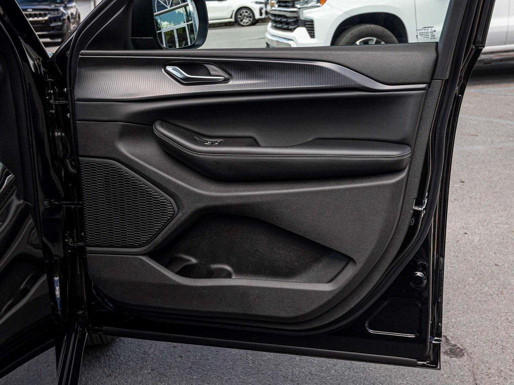 new 2025 Jeep Grand Cherokee L car, priced at $42,493