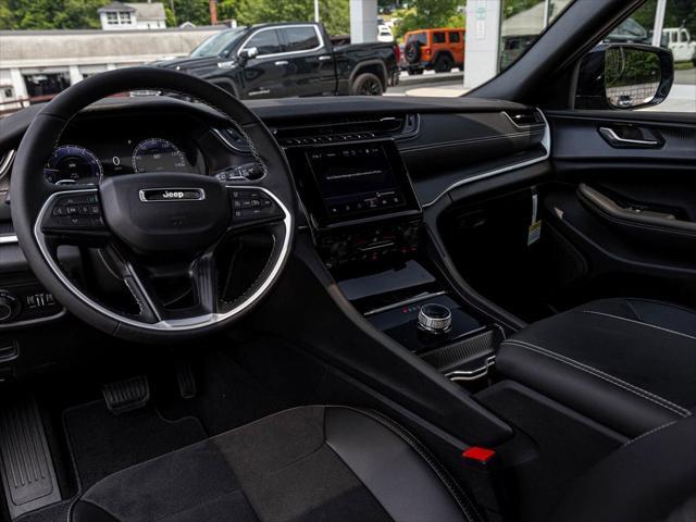 new 2025 Jeep Grand Cherokee L car