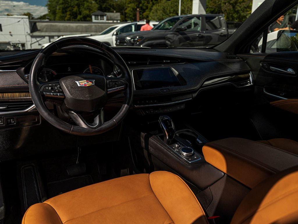 used 2022 Cadillac XT4 car, priced at $28,240