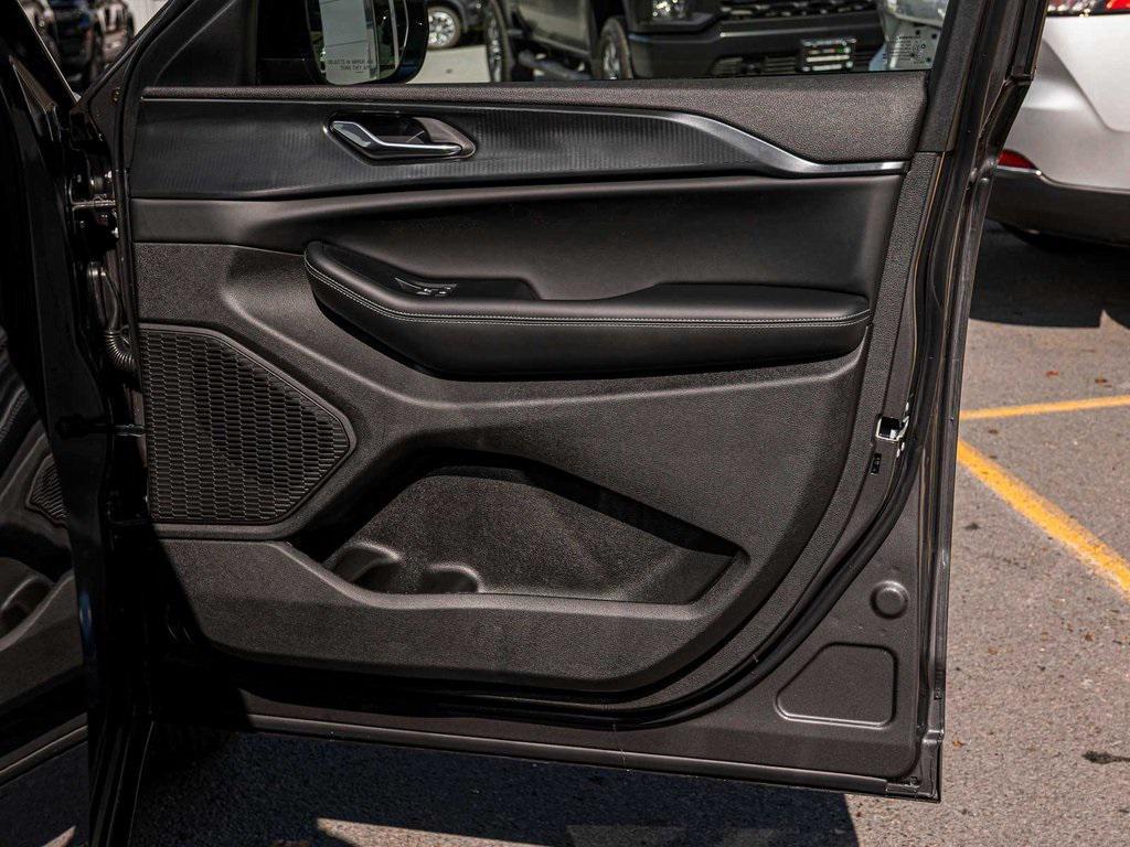 new 2025 Jeep Grand Cherokee car, priced at $42,791