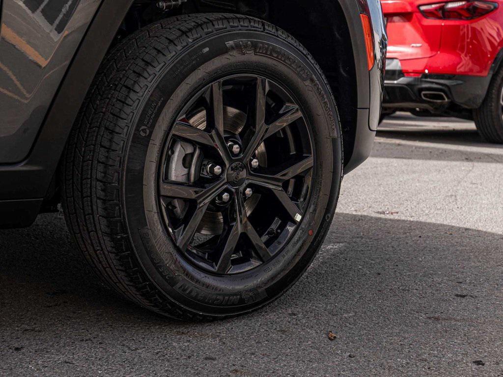 new 2025 Jeep Grand Cherokee car, priced at $42,766