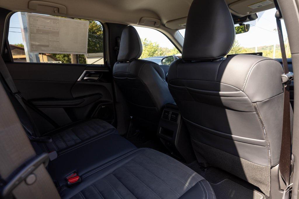 used 2025 Mitsubishi Outlander car, priced at $33,450