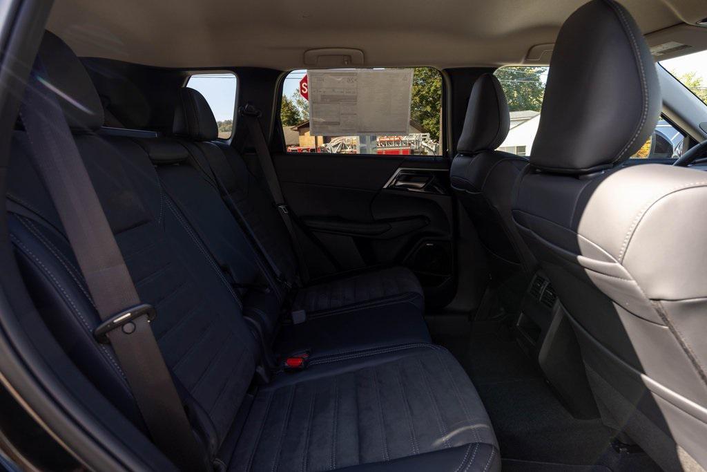 used 2025 Mitsubishi Outlander car, priced at $33,450