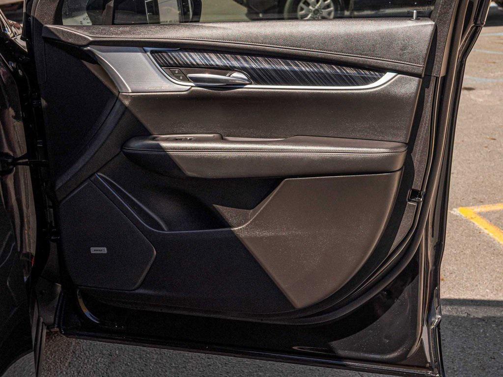 used 2023 Cadillac XT6 car, priced at $37,450