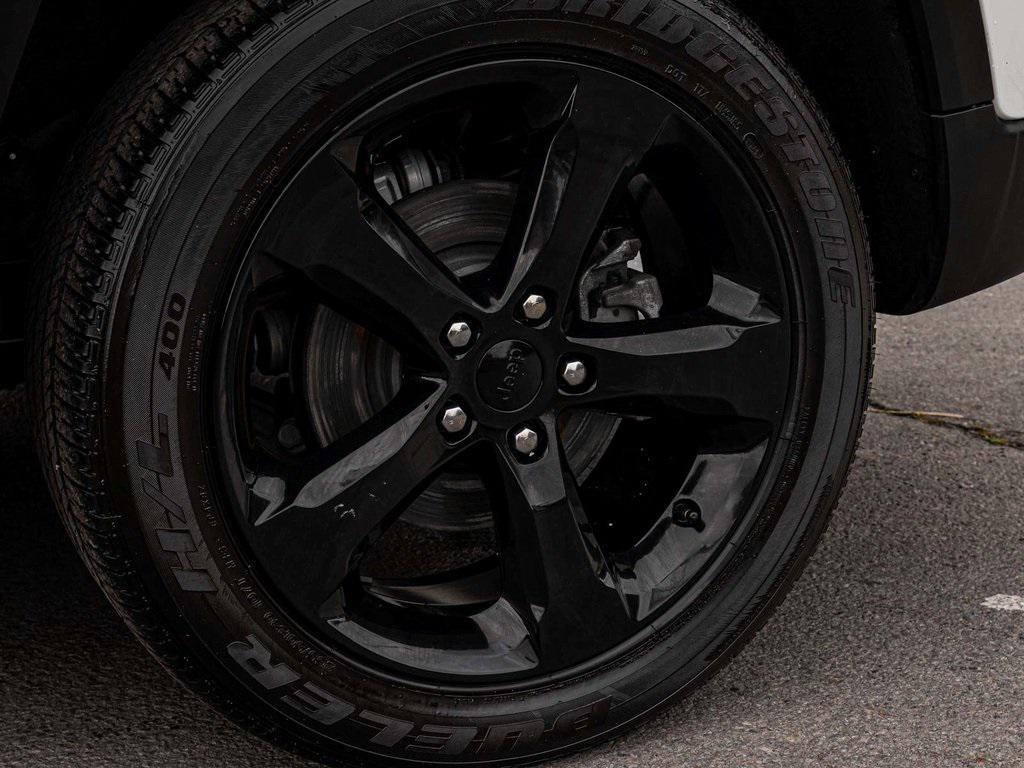 used 2024 Jeep Grand Cherokee car, priced at $32,990