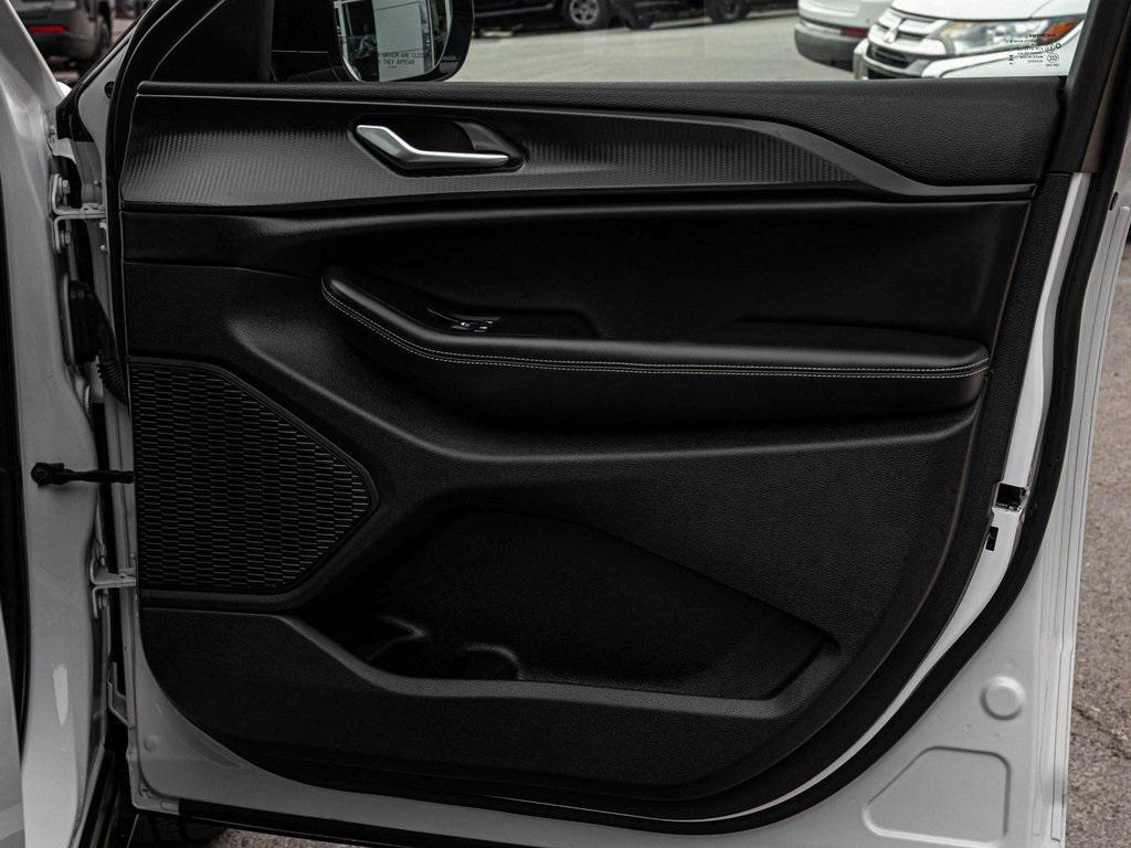 used 2024 Jeep Grand Cherokee car, priced at $32,990