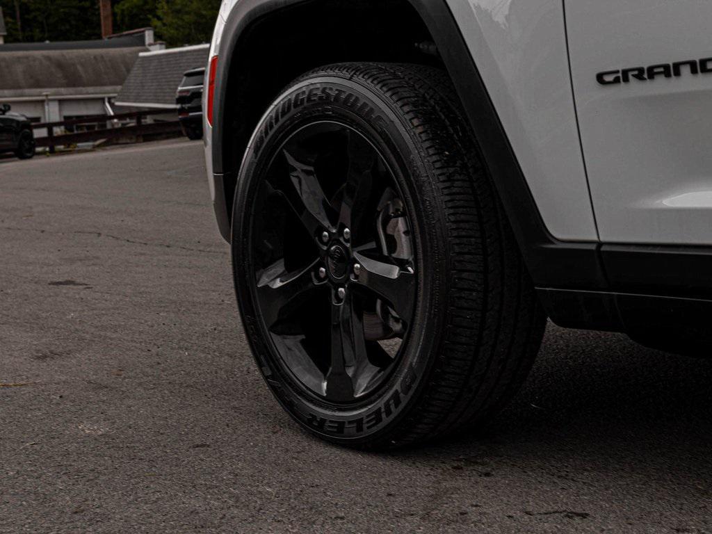 used 2024 Jeep Grand Cherokee car, priced at $32,990