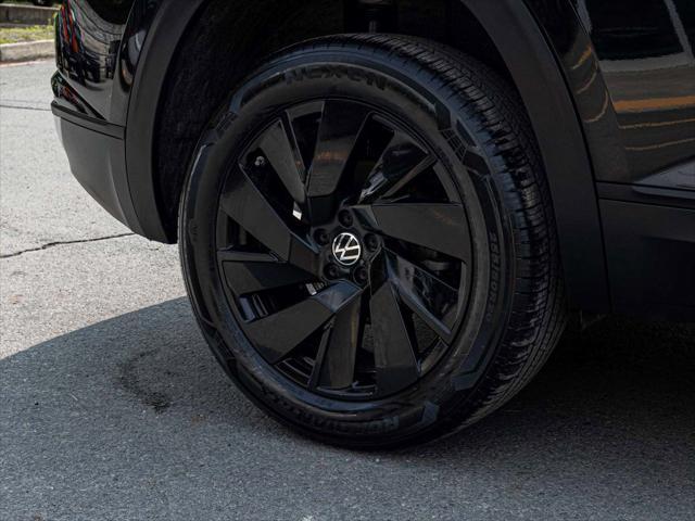 used 2024 Volkswagen Atlas Cross Sport car, priced at $36,450
