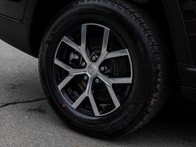 new 2025 Jeep Grand Cherokee L car