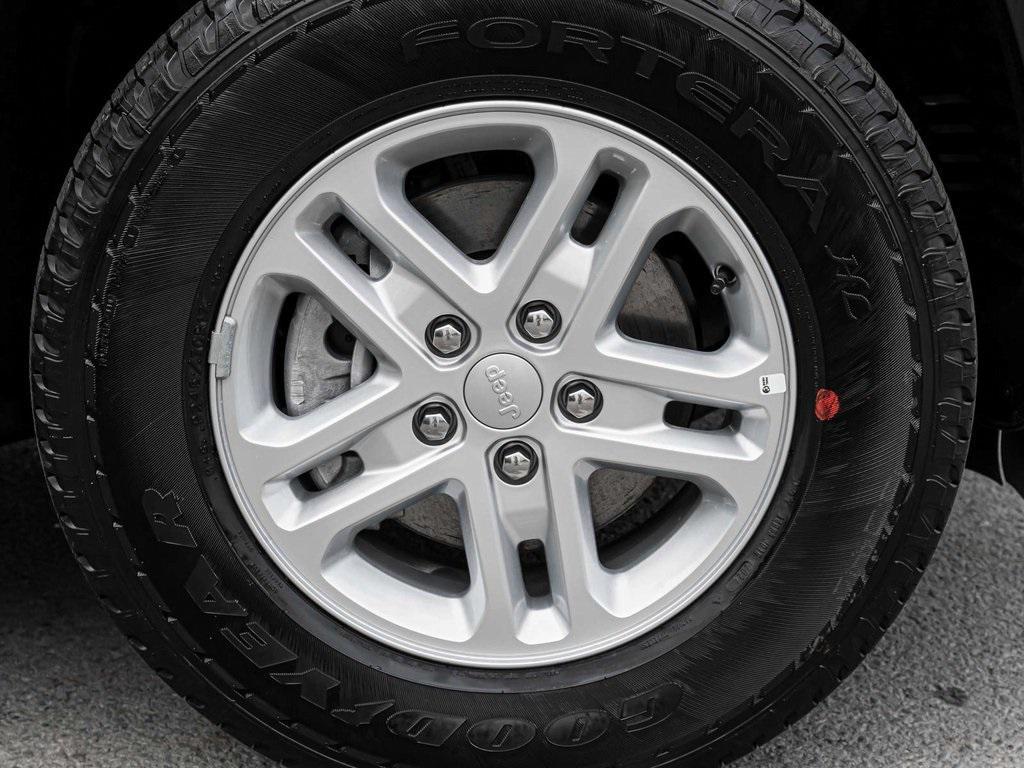 new 2024 Jeep Grand Cherokee car, priced at $44,500