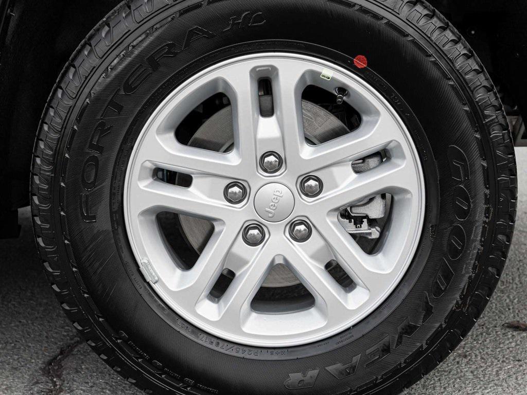 new 2024 Jeep Grand Cherokee car, priced at $44,500
