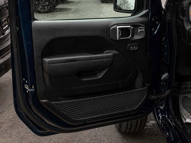 new 2025 Jeep Wrangler 4xe car