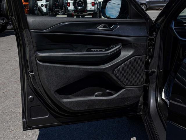 used 2023 Jeep Grand Cherokee car, priced at $34,990