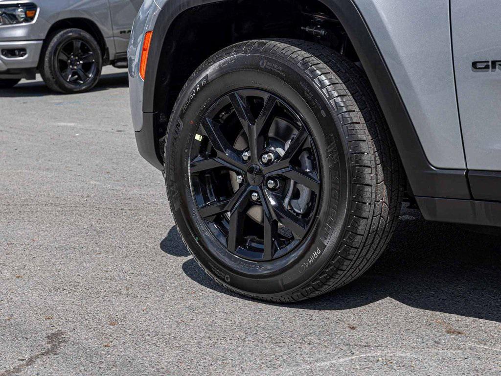 new 2025 Jeep Grand Cherokee car, priced at $42,634