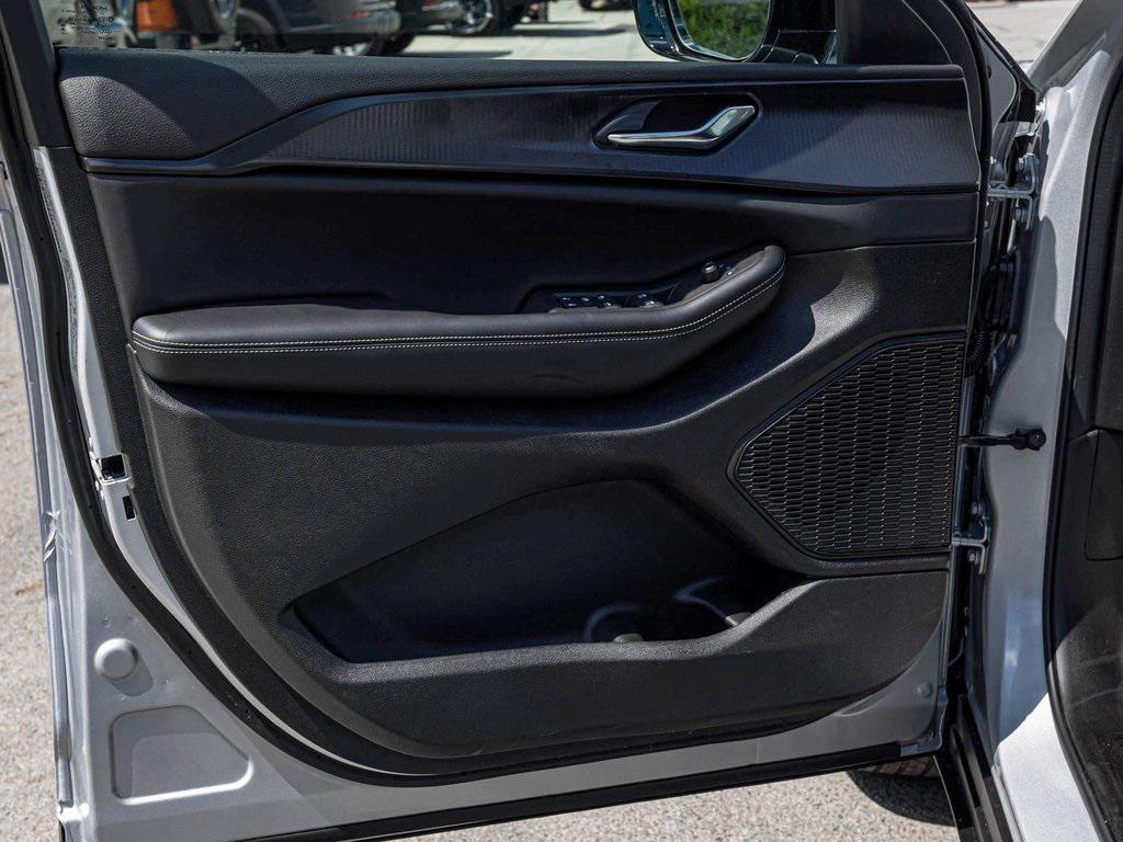 new 2025 Jeep Grand Cherokee car, priced at $42,634