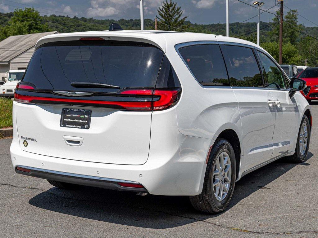 new 2025 Chrysler Pacifica car, priced at $41,752