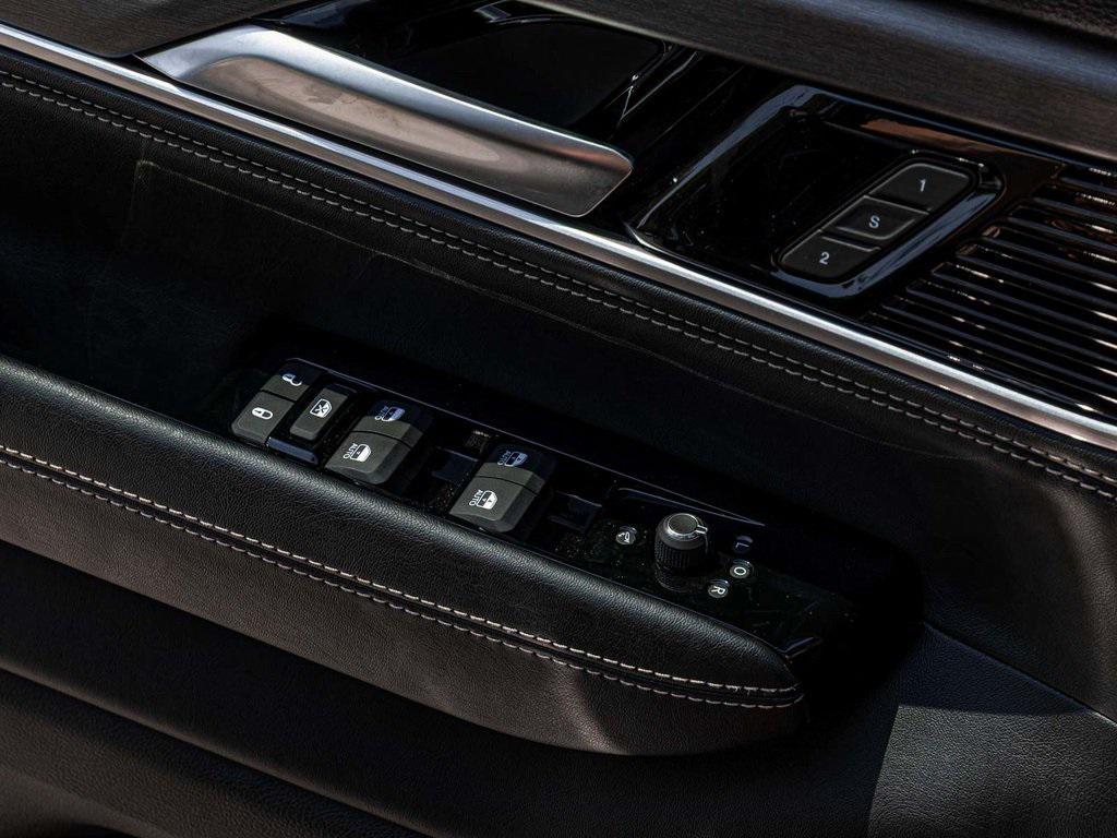 new 2025 Jeep Wagoneer L car, priced at $82,073
