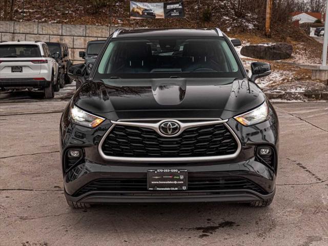 used 2020 Toyota Highlander car, priced at $26,740