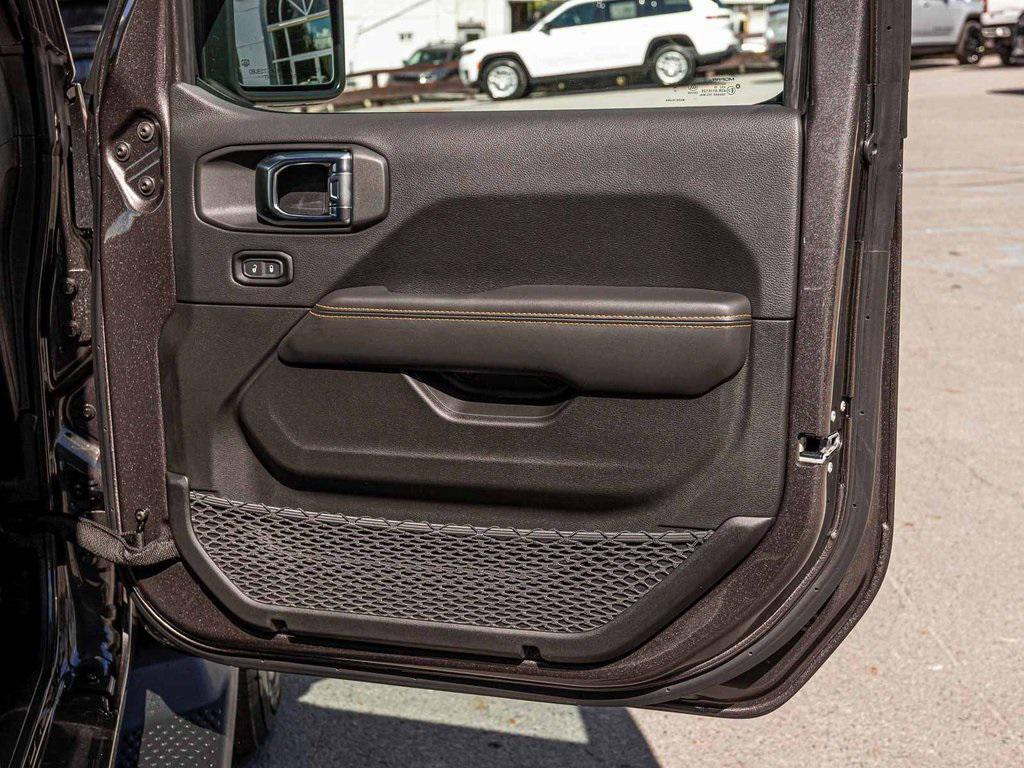 new 2025 Jeep Wrangler car, priced at $53,507